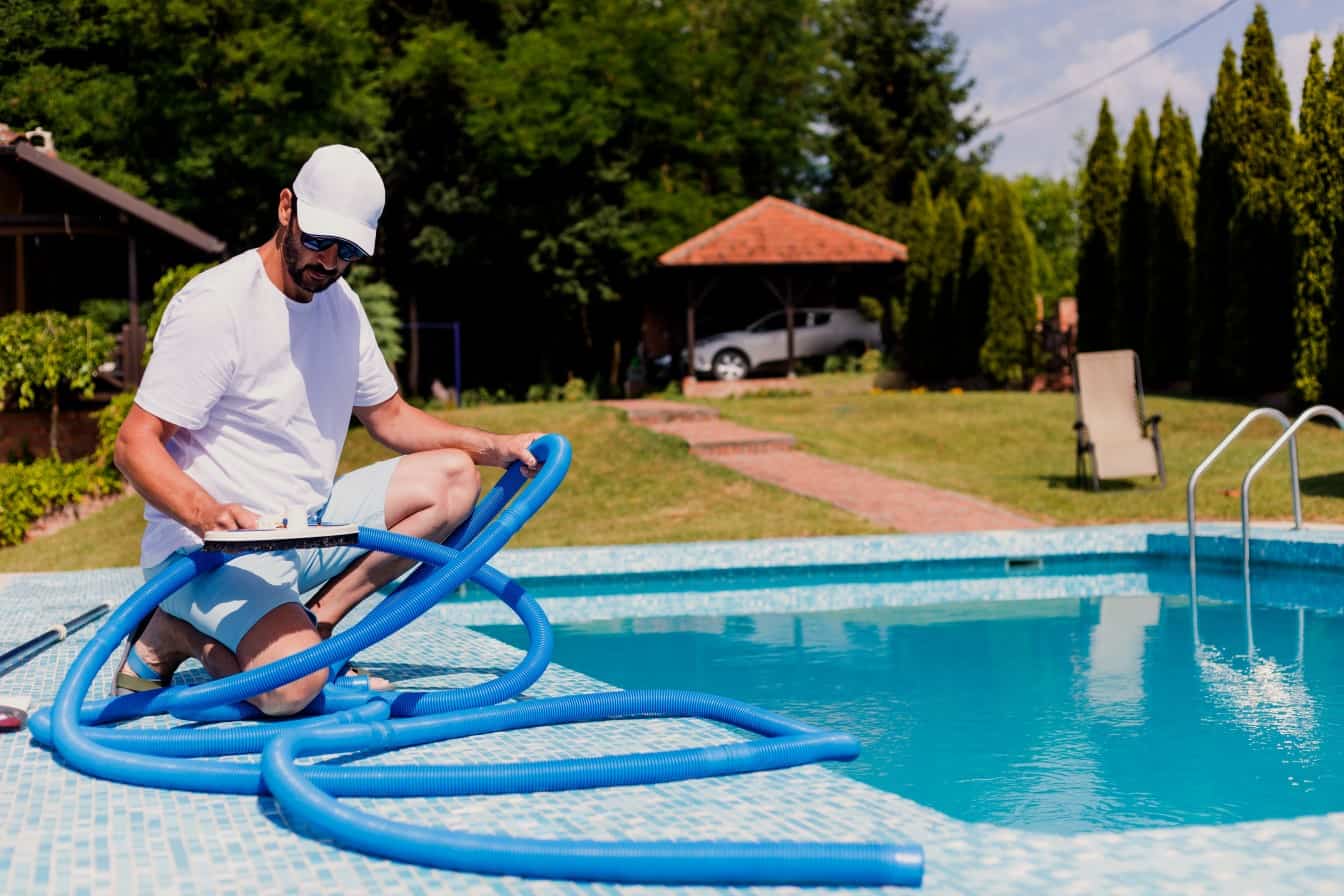 swimming-pool-repair-services