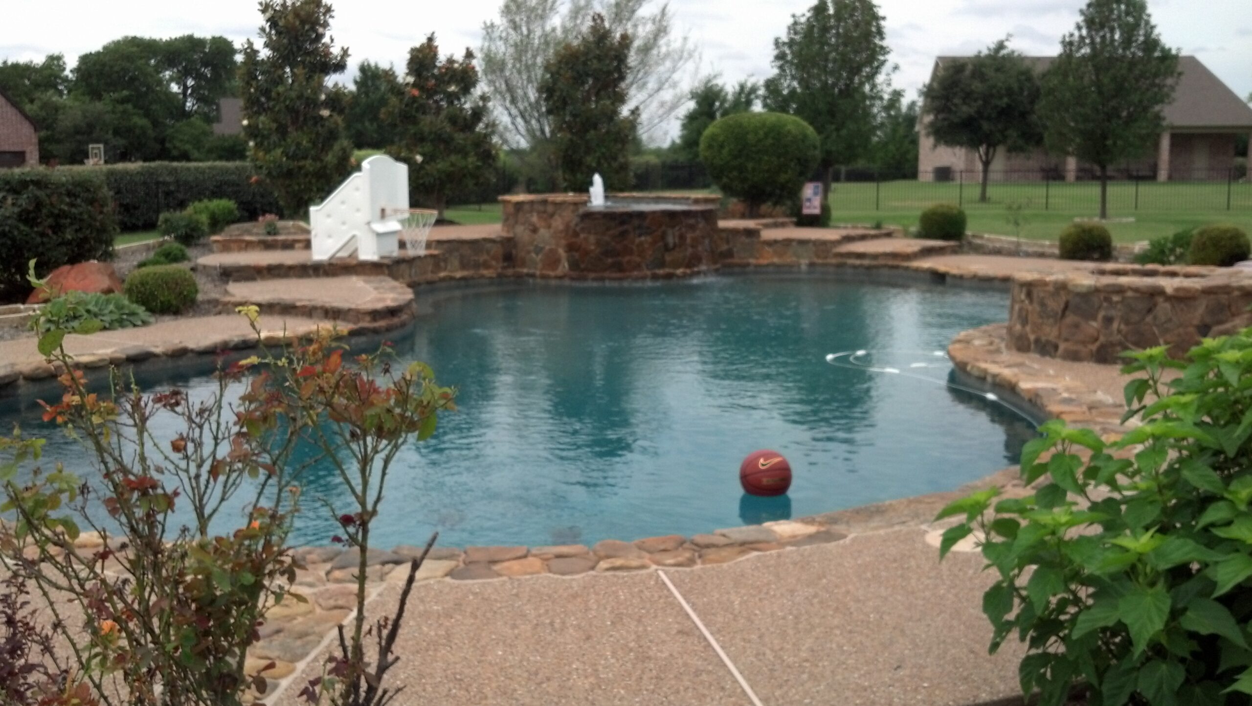 Amazing clean pool