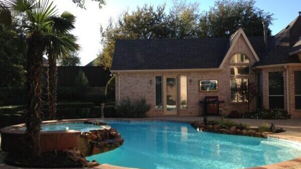 Amazing clean pool
